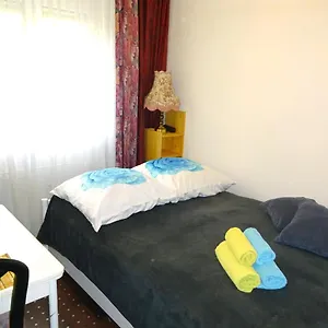 https://ellis-room-for-you-in-berlin-west.find-berlin-hotels.com
